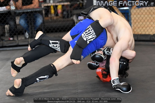 2021-05-02 Milano in the Cage 7 00283 Francesco Vanzetto-Enrico Piangatelli - Shoot boxe Junior -60kg